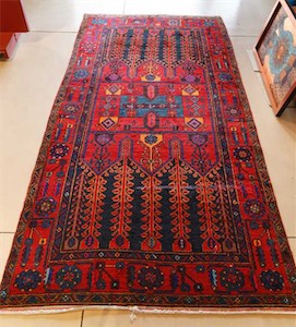 Large Red:Black Rug 123x63